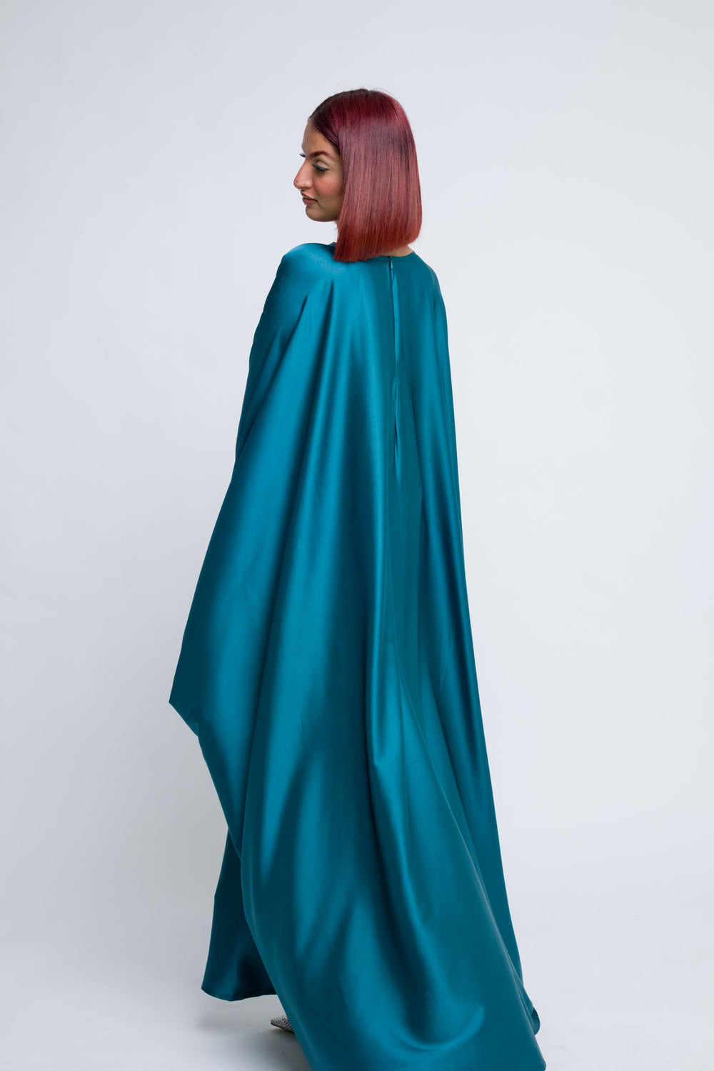 Evening abaya with wide butterfly sleeves in emerald teal