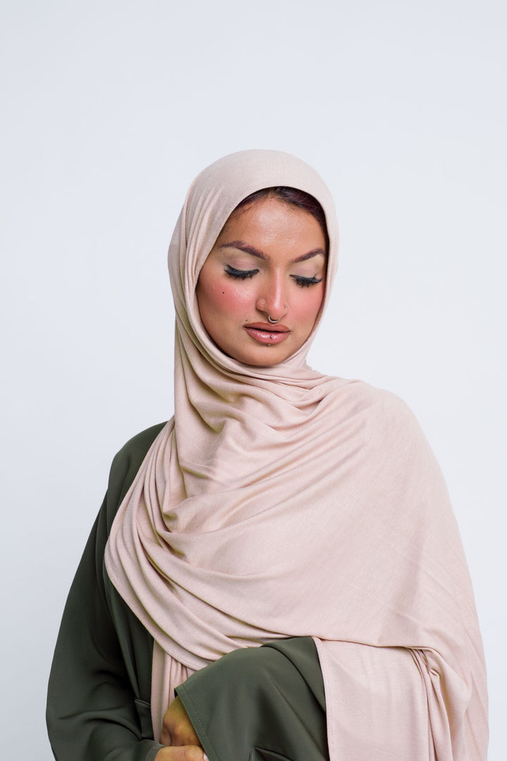 Light beige hijab for Muslim women, non-slip and breathable.